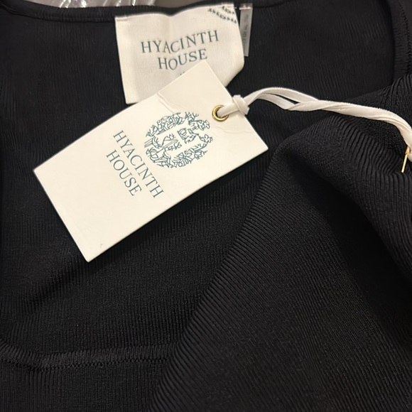 Black Bubble Skirt Cecilia Mini Dress
HYACINTH HOUSE - Picture 7 of 9